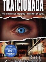 Traicionada:Un thriller de misterio y asesinos en serie