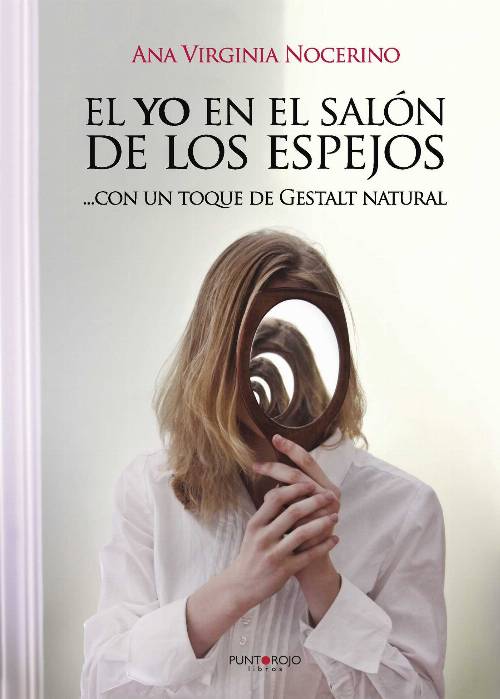 El yo en el salón de los espejos, con un toque de Gestalt natural BN